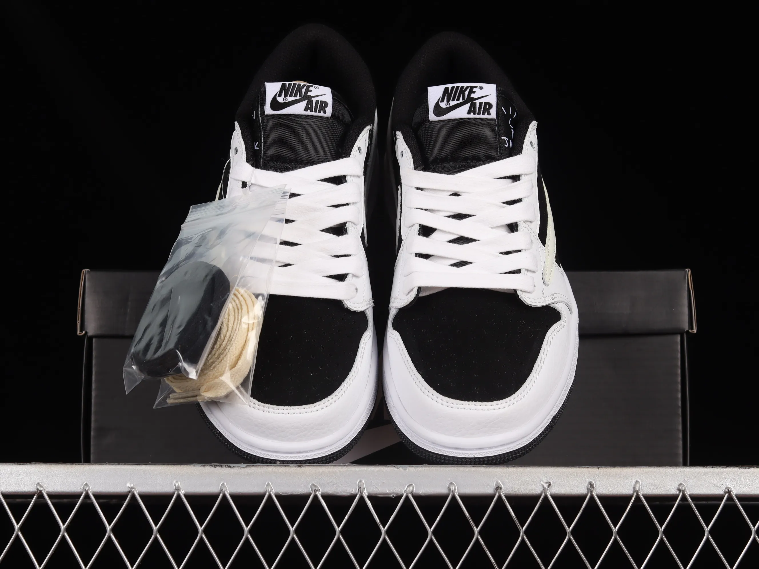 All categories Air Jordan Jordan series basketball shoes Air Jordan 1 Low Travis Scott x Air Jordan 1 Low OG AJ1 Joe 1 black and white panda reverse inverted hook joint casual sports basketball shoes DM7866-101
